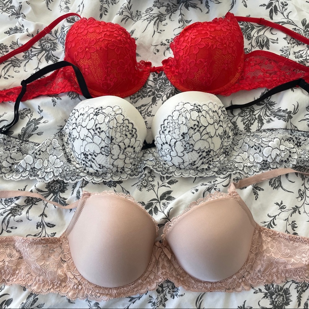 Victoria’s Secret gently used bras 36B
